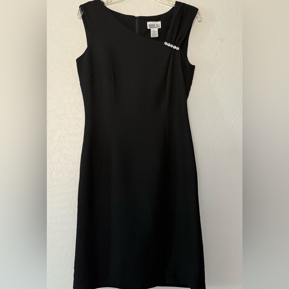 Elegant Black Sleeveless Dress